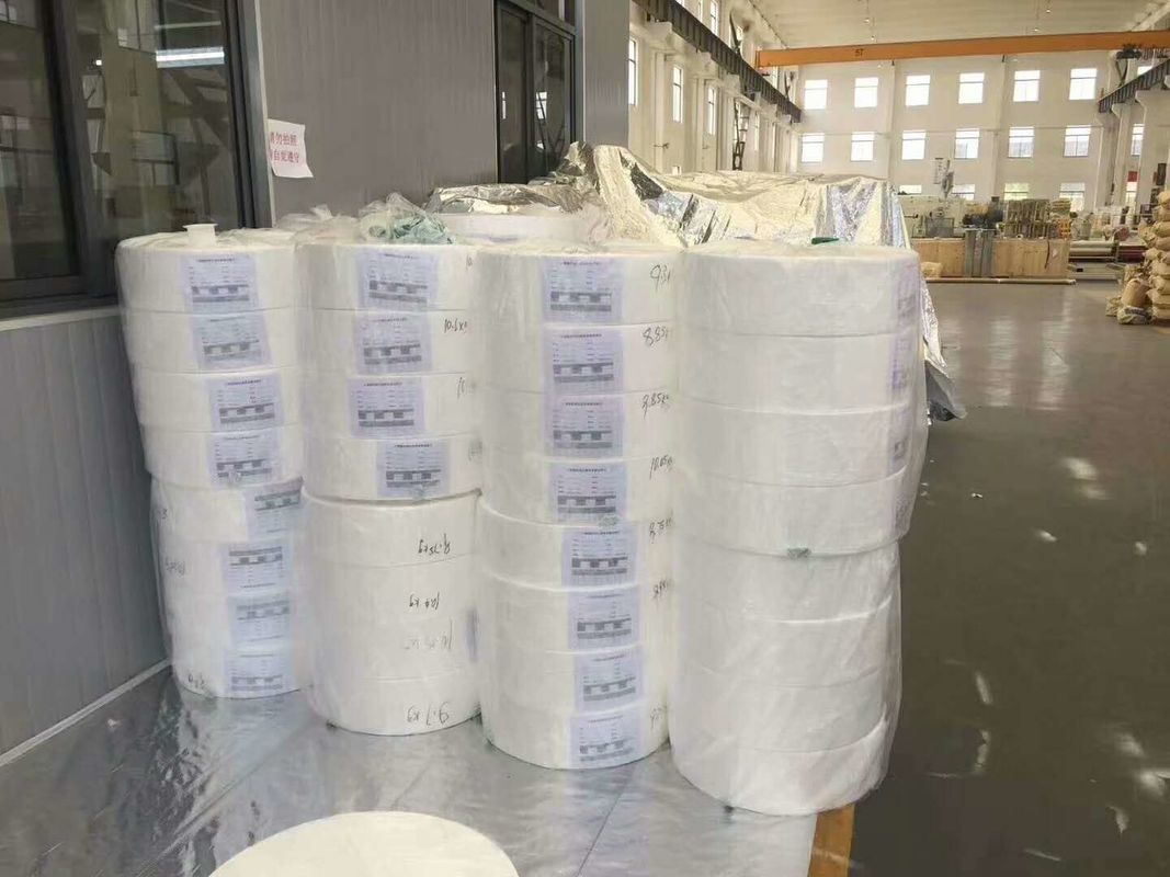 Máquina fundida derretimento de pano da velocidade rápida, tecido não fazendo a máquina branco e azul de baixo nível de ruído com furo de 2400 fieiras