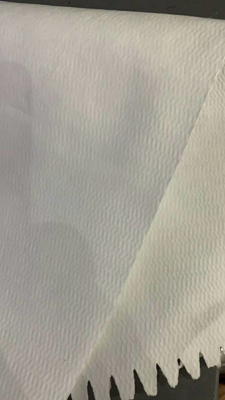 Máquina fundida derretimento de pano da velocidade rápida, tecido não fazendo a máquina branco e azul de baixo nível de ruído com furo de 2400 fieiras