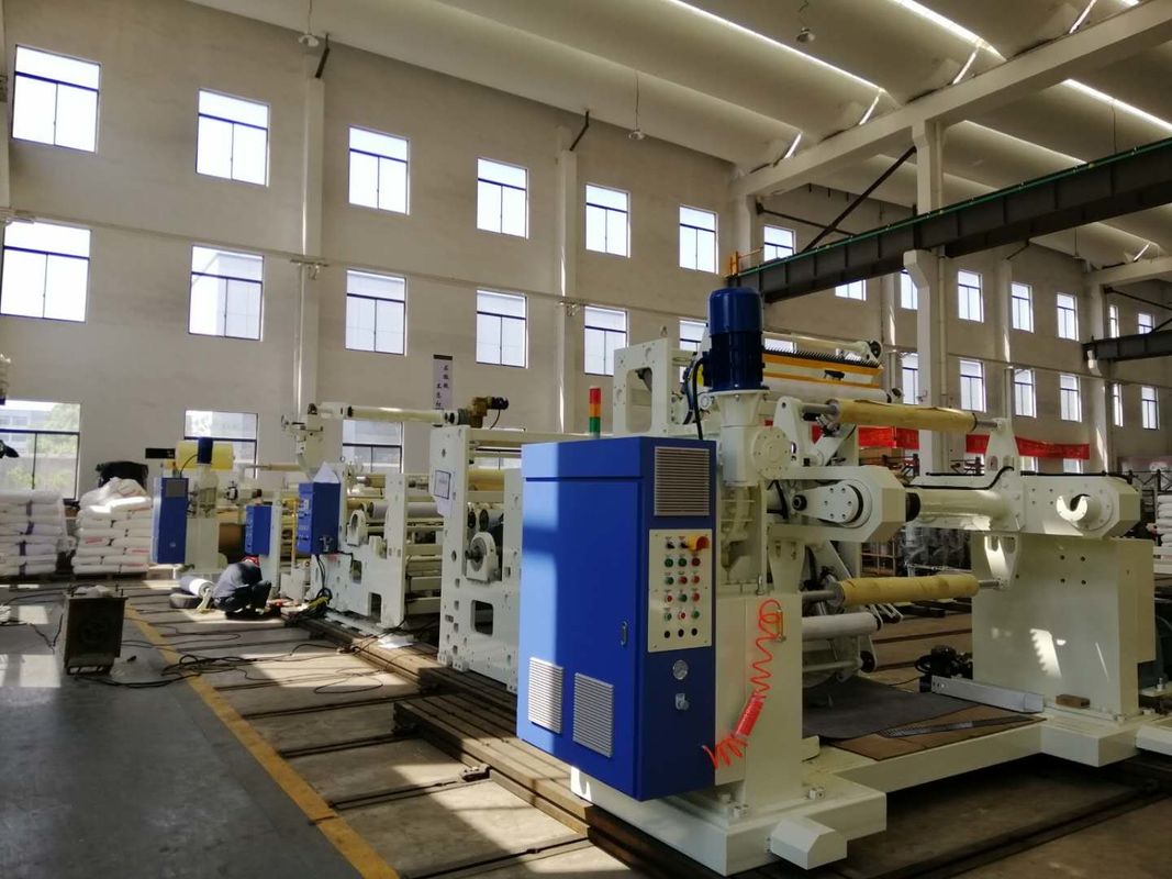 Máquina plástica da laminação da extrusora automática do elevado desempenho com projeto especial do parafuso em branco e em azul
